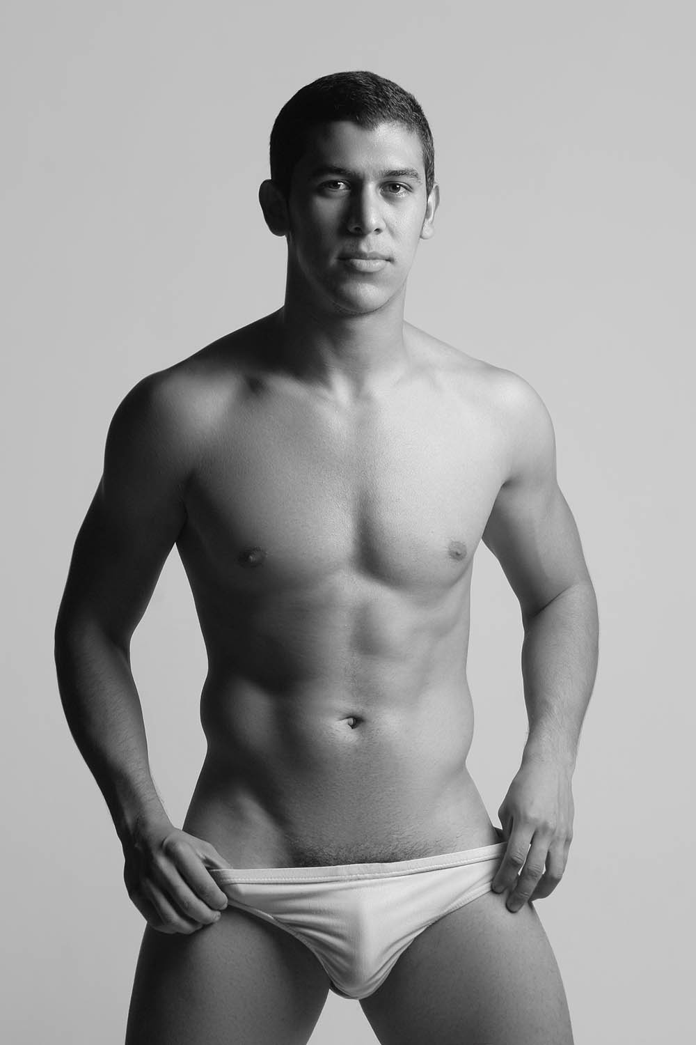 SIN MUCHA ROPA EL EL ESTUDIO